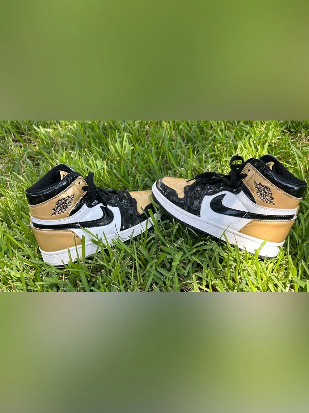 Air Jordan 1 Retro High 'Gold Toe'